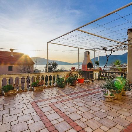 Villa Lastva Apartments ติวัต ภายนอก รูปภาพ