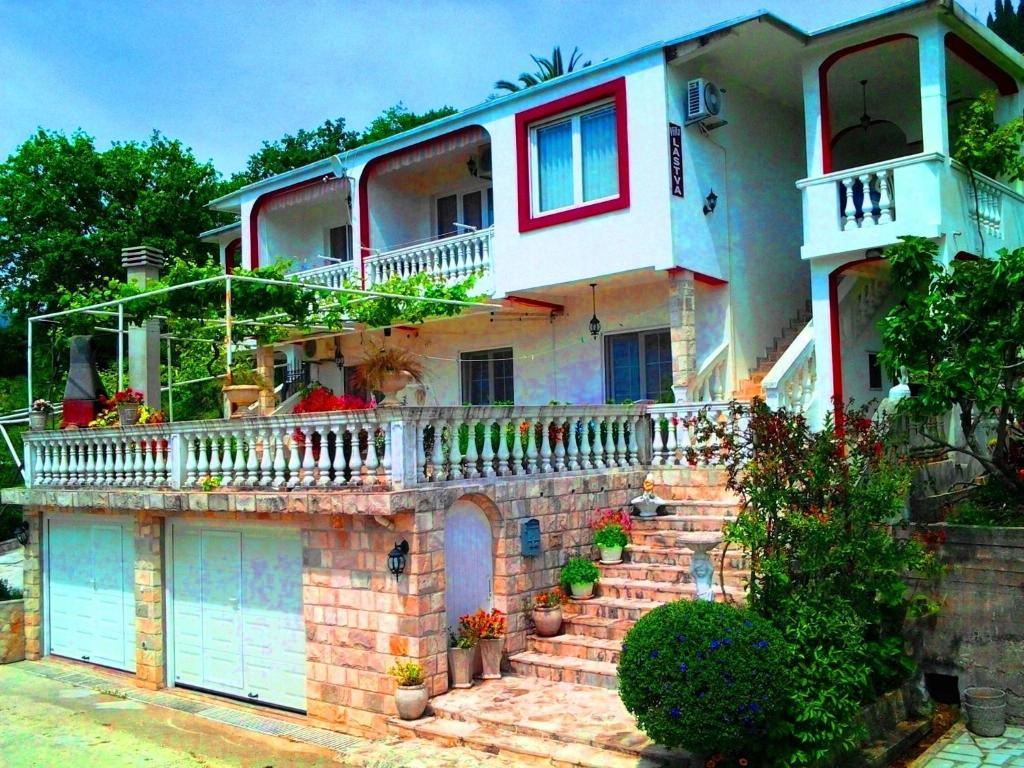Villa Lastva Apartments ติวัต ภายนอก รูปภาพ