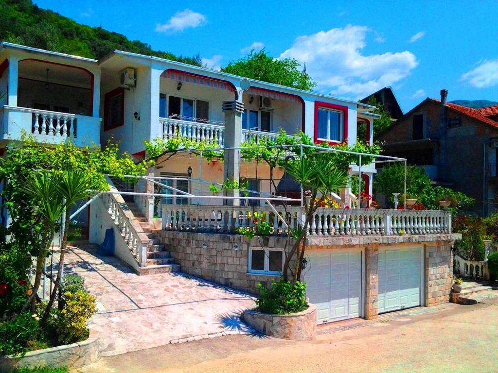 Villa Lastva Apartments ติวัต ภายนอก รูปภาพ