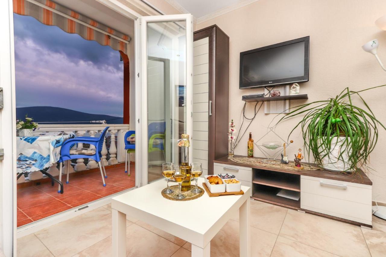 Villa Lastva Apartments ติวัต ภายนอก รูปภาพ