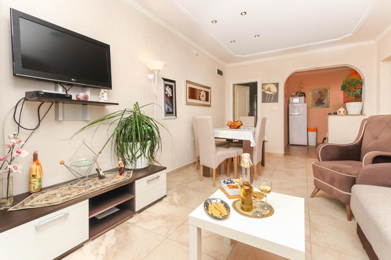 Villa Lastva Apartments ติวัต ภายนอก รูปภาพ