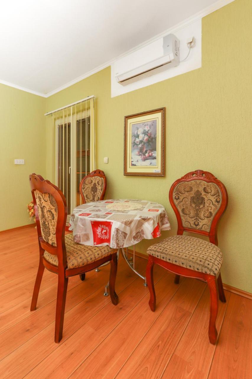 Villa Lastva Apartments ติวัต ภายนอก รูปภาพ